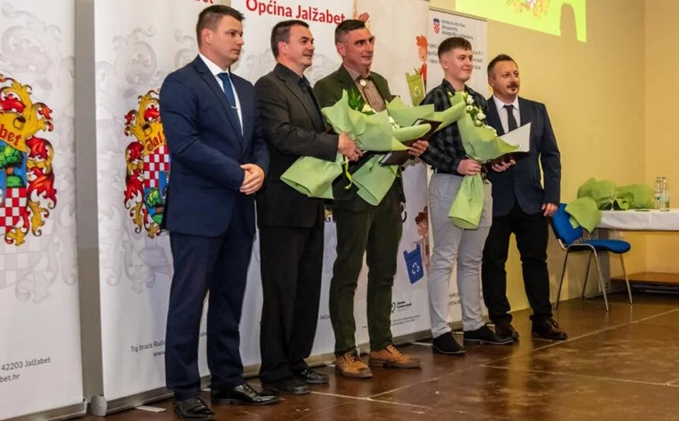 AUDIO Na svečanoj sjednici Općinskog vijeća uručene prigodne nagrade