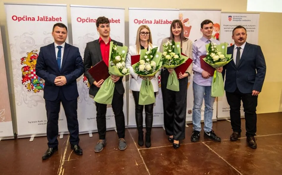 AUDIO Na svečanoj sjednici Općinskog vijeća uručene prigodne nagrade