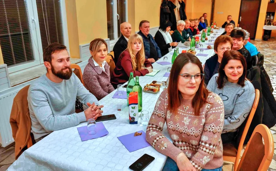 Ušli u povijest okitivši bor s 2000 jabuka na ivanečkoj špici