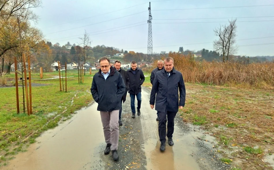Stričak i Bilić obišli ludbreški Prapovijesni park, raspravljalo se o kupnji Mlina za budući srednjoškolski kompleks