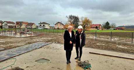 FOTO/AUDIO Vrtić oblika pčelinjih saća uskoro otvara svoja vrata za 200 trnovečkih mališana