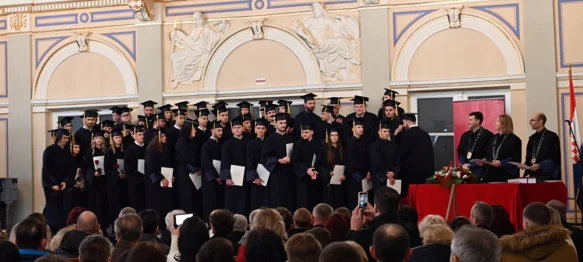 FOTO Promovirano 533 FOI-jevih prvostupnika/ca i magistara/ica