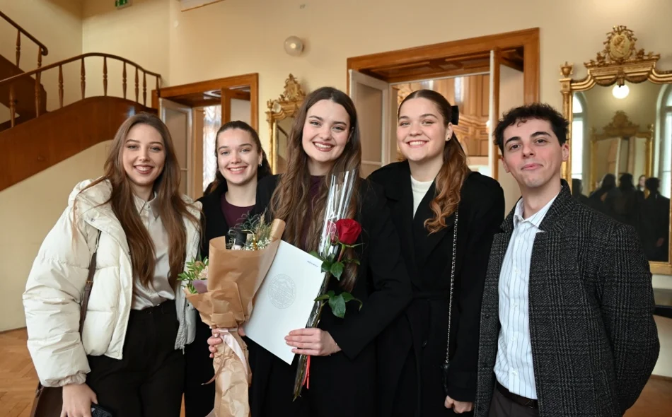 FOTO Promovirano 533 FOI-jevih prvostupnika/ca i magistara/ica