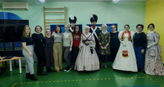 Purgari i Dame u povijesnim haljinama na prigodnom druženju povodom 80. rođendana DV Varaždin