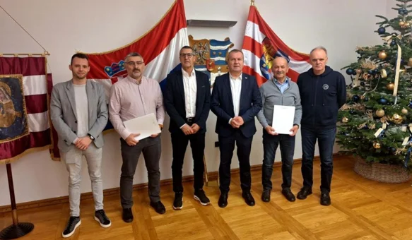 Potpisani ugovori - Centrima izvrsnosti iz odbojke i atletike nova financijska sredstva