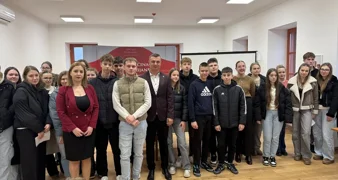 Uručeno 75 ugovora o stipendiranju učenika i studenata