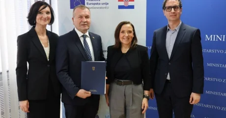 Ravnomjeran razvoj Varaždinske županije - ministrica Hrstić uručila ugovore za dva nova vozila