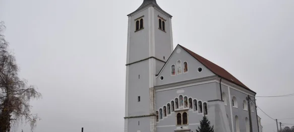 Lovci Lovačkog društva Cestica donirali ulazna vrata za crkvu u Radovcu