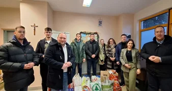 Mladež HDZ-a predala donaciju socijalnoj samoposluzi &bdquo;Kruh sv. Antuna&rdquo;