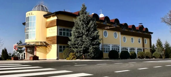 Kišičeki ruše poznat Hotel La'gus