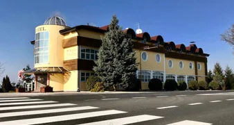 Kišičeki ruše poznat Hotel La'gus
