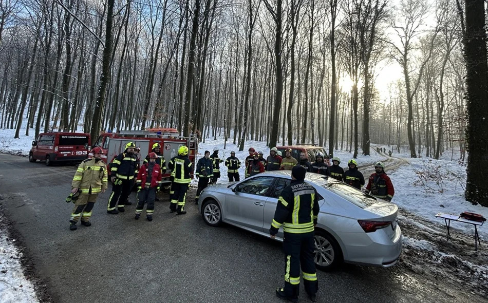 FOTO Vatrogasci, policija HGSS, članovi obitelji i brojni mještani u teškim uvjetima tražili nestalu osobu