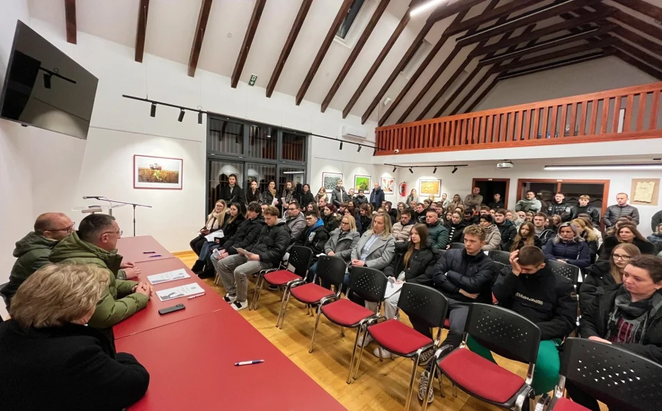 U Vidovcu potpisani ugovori o stipendiranju 57 učenika i 26 studenata