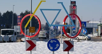 Skulptura bicikla kao znak dobrodošlice na ulazu u Varaždin - grad bicikala