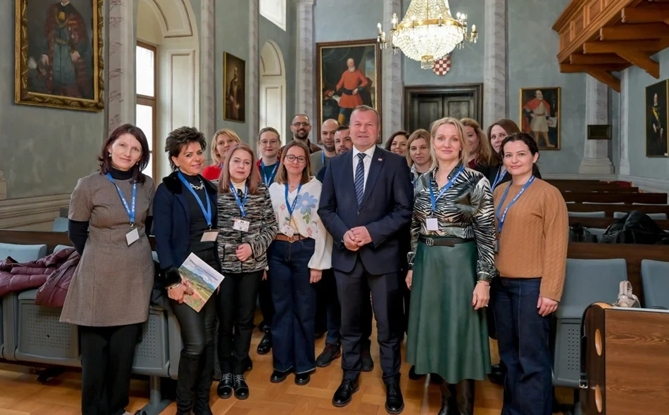 Učenici i njihovi učitelji upoznavaju se sa svim izazovima umjetne inteligencije