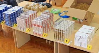 Pala četvorka s velikom količinom duhana, droge i oružja!