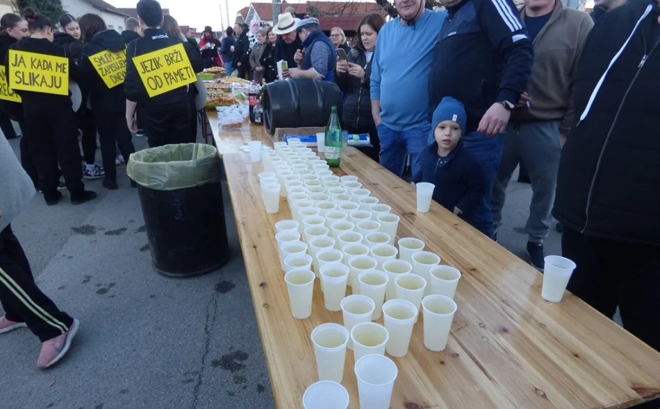 FOTO/VIDEO  &bdquo;Fašnik u Cestici&ldquo; okupio preko 30 grupa iz Hrvatske i Slovenije