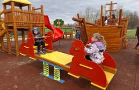 FOTO Mališani uživaju u novom dječje igralištu, na modernim i maštovitim igralima