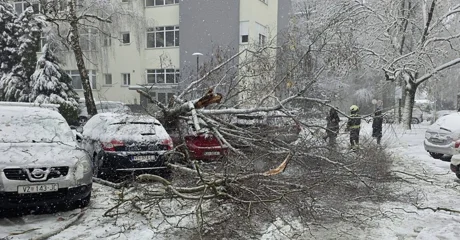 Cijela županija nakratko ostala bez struje, vatrogasci imali više od 150 intervencija