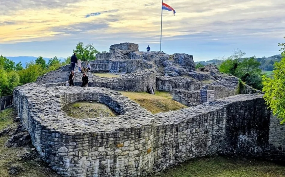 Općina Visoko za radove na Crkvi sv. Trojstva i Utvrdi Čanjevo dobila 90 tisuća eura