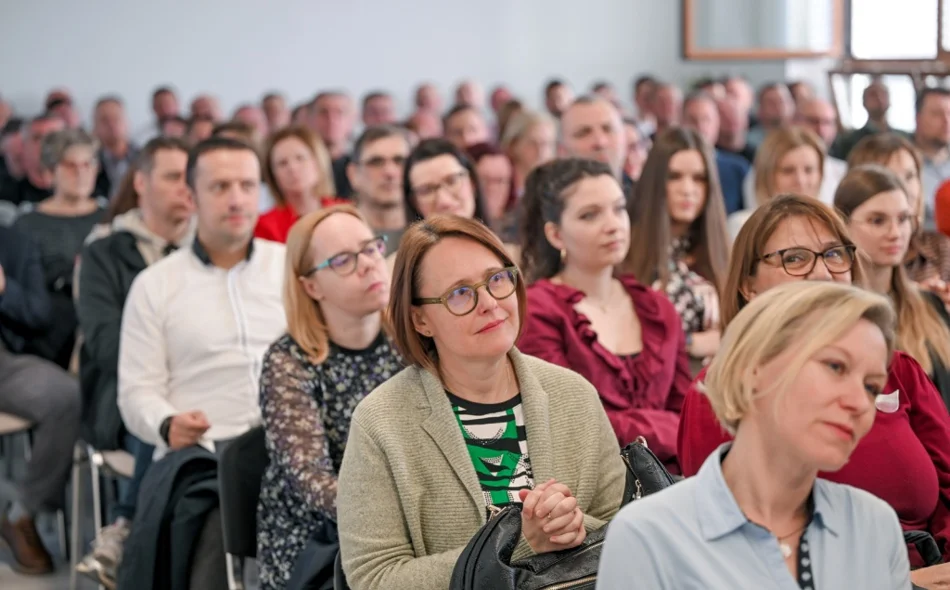 U obnovljenim prostorima stare školske zgrade u Svetom Iliji održana radionica o zelenoj tranziciji u školama i obrazovanju