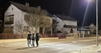 Na molbu učenika Gospodarske škole postavljena LED rasvjeta na pješački prijelaz