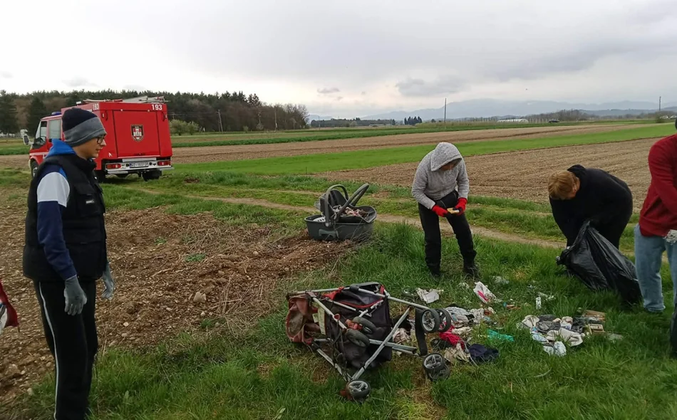 FOTO Mještani iz prirode izvukli više od 30 kubnih metara otpada