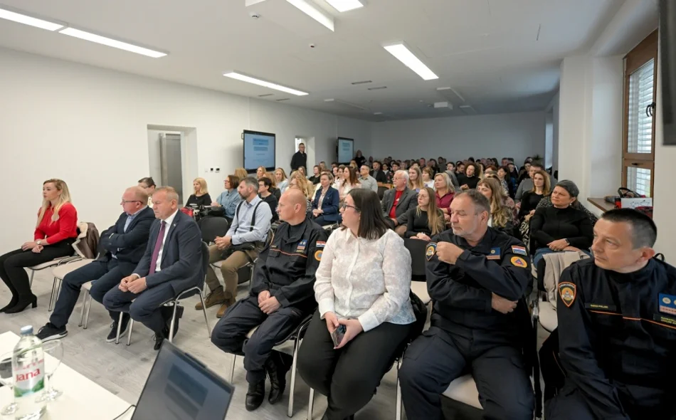 Održana edukacija za ravnatelje osnovnih i srednjih škola na temu sigurnosti u školama