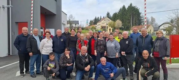 FOTO Zasukali rukave i iz okoliša uklonili odbačeni otpad