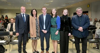 Irena Kos Kukec i Robert Kelemen (s desne strane) na tradicionalnoj konferenciji o radu s darovitom djecom