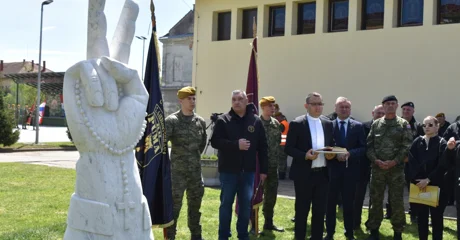 U vojarni "7. gardijske brigade Puma"  svečano otkriveno velebno spomen-obilježja &bdquo;Pobjeda&ldquo;