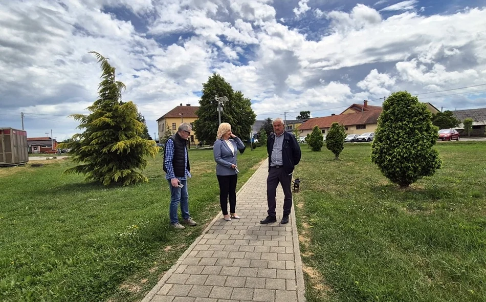 Uređenje središta Trnovca, Štefanca, Šemovca i Zamlake pred završetkom