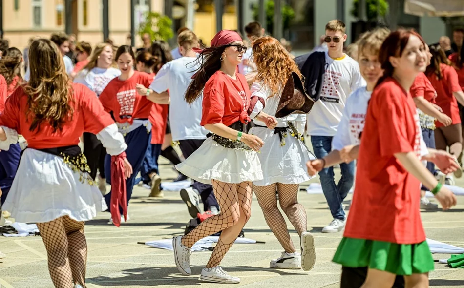 U srijedu mimohod maturanata, u četvrtak sportski dan, a u petak plesanje quadrille
