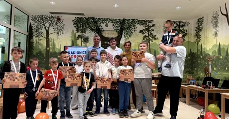 FOTO Uz pomoć robota djeca uče čitati, računati i upoznavati svijet koji ih okružuje