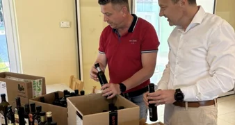 Bučina ulja s međunarodne izložbe donirana Caritasovoj pučkoj kuhinji