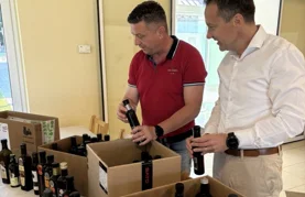 Bučina ulja s međunarodne izložbe donirana Caritasovoj pučkoj kuhinji