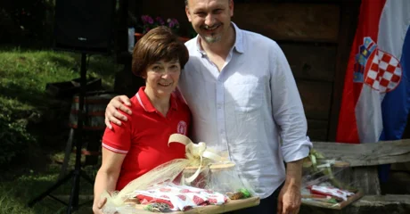 Dani pere ponovno okupili ljubitelje tradicije i domaće gastronomije u Mađarevu