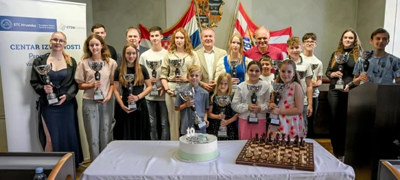 FOTO/AUDIO Proglašeni najbolji šahisti među školarcima, njih čak četvero su i državni prvaci