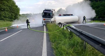 VIDEO Varaždinski vatrogasci pokazali kako je izgledala intervencija nad prevrnutom cisternom na autocesti