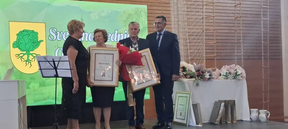 FOTO Priznanja u rukama Marije Cafuk, Antuna Remara i Davora Ozmeca te najboljih učenika Manuele i Antonia