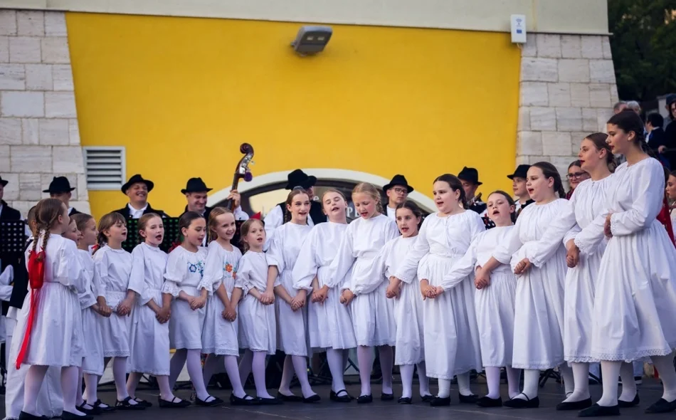 FOTO Sedma Toplička folklorijada okupila čuvare tradicije iz Hrvatske i Slovenije