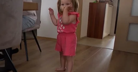 Mala Anđelina je prohodala, no bez presudne terapije progresija bolesti ugrozit će njezine prve korake