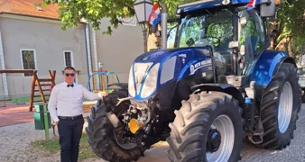 Darijan iz Svetog Petra Ludbreškog na maturalnu večer stigao traktorom