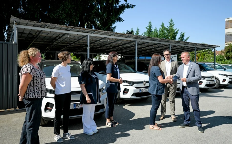 AUDIO Patronažne sestre dobile pet novih vozila, Dom zdravlja pokreće program rane intervencije u djetinjstvu
