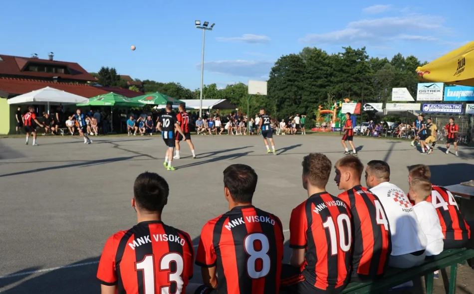 XVII. Memorijalni malonogometni noćni turnir &bdquo;Stjepan Novak&ldquo; okupio brojne ekipe i posjetitelje u Grani