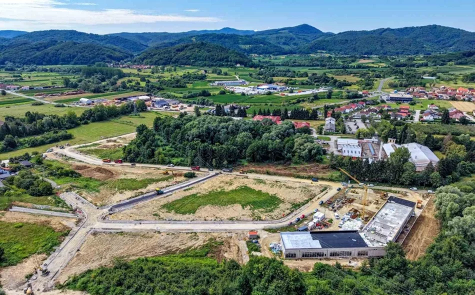 Počelo asfaltiranje ulica u topličkom Smart kvartu