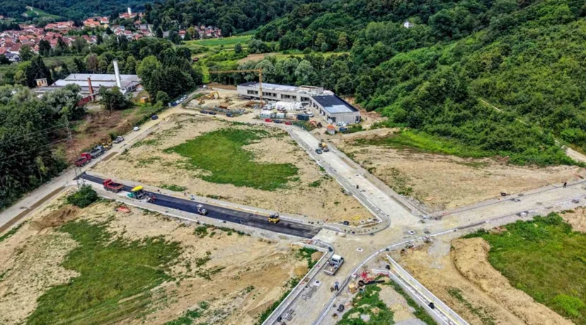 Počelo asfaltiranje ulica u topličkom Smart kvartu