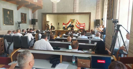 Prepucavanje oko asfalta: Bedeković priča viceve, a župan se hvali kako je bio najmlađi Tuđmanov načelnik