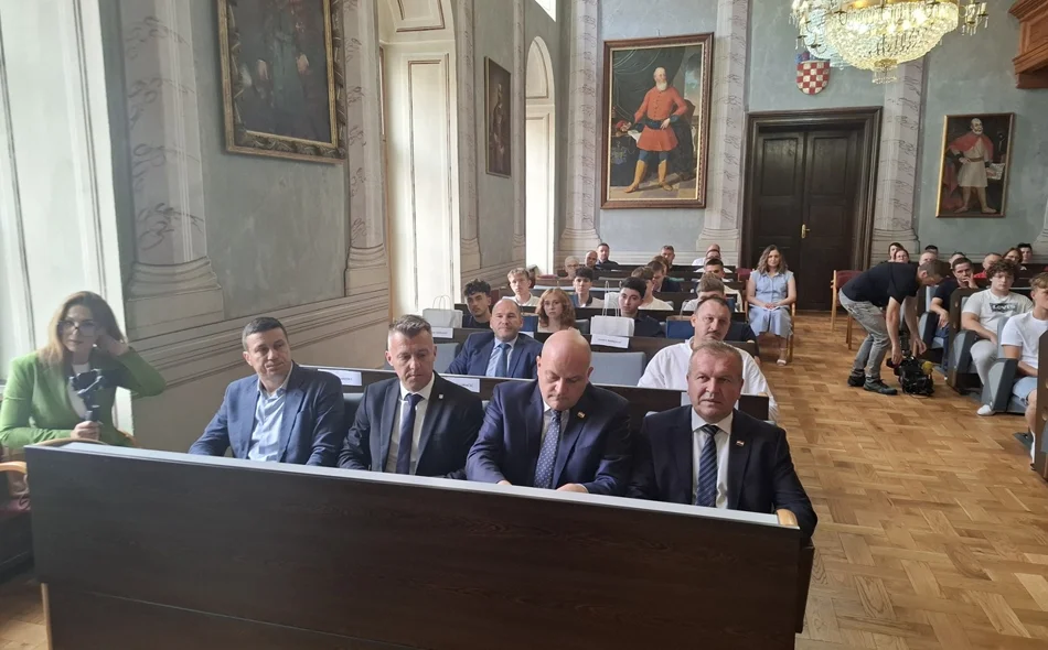 AUDIO Ministar gospodarstva srednjoškolcima uručio stipendije za obrtnička zanimanja
