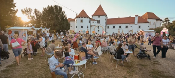FOTO Na ulicama i trgovima puno dobre zabave, na Starome gradu nastup popularnog Kosheena